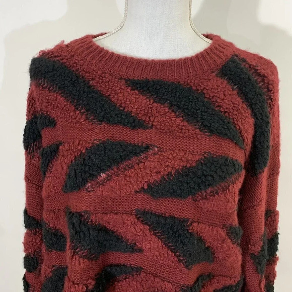 John + Jenn Crop Sweater Chunky Box Fit Chevron Geometric Stripe Pattern Fuzzy - Picture 4 of 10